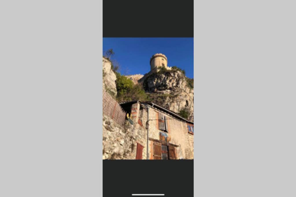 Le Gite De La Vallee Du Douctouyre Dun Luaran gambar